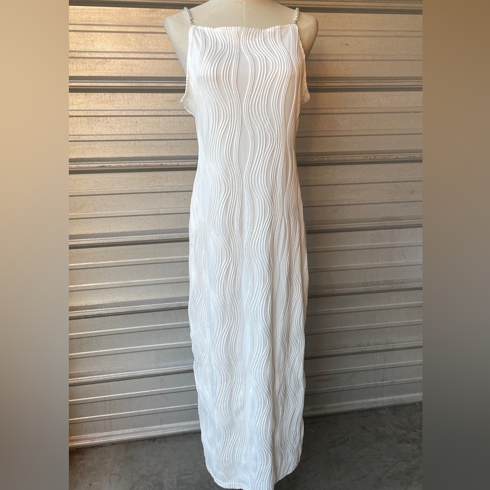 The Water Ripple Textured Cami Dress - Picture 3 of 7